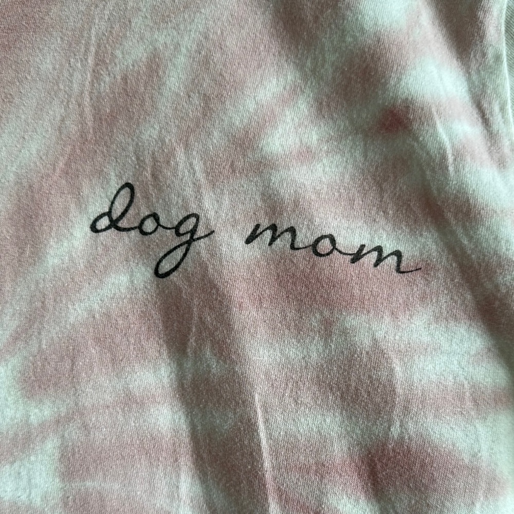 ✨3/$30✨ Pink Tie-Dye 'Dog Mom' T-Shirt